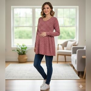 🤰🏽 Ingrid & Isabel Textured Red Fabric